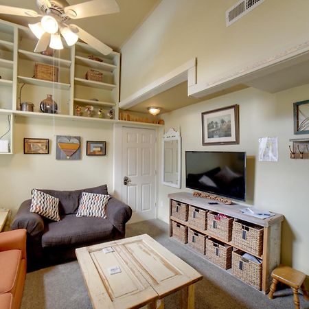 Walk To Water St And River Quaint Saugatuck Apt ภายนอก รูปภาพ